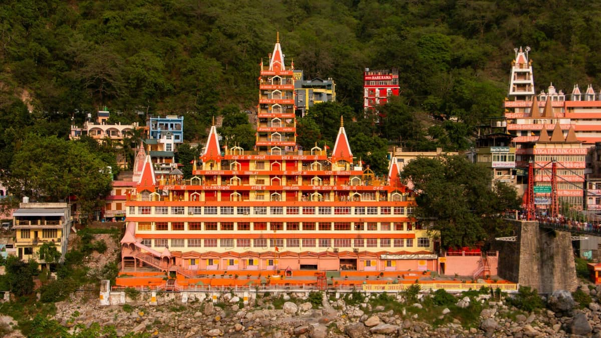 Visit the Neelkanth Mahadev Temple