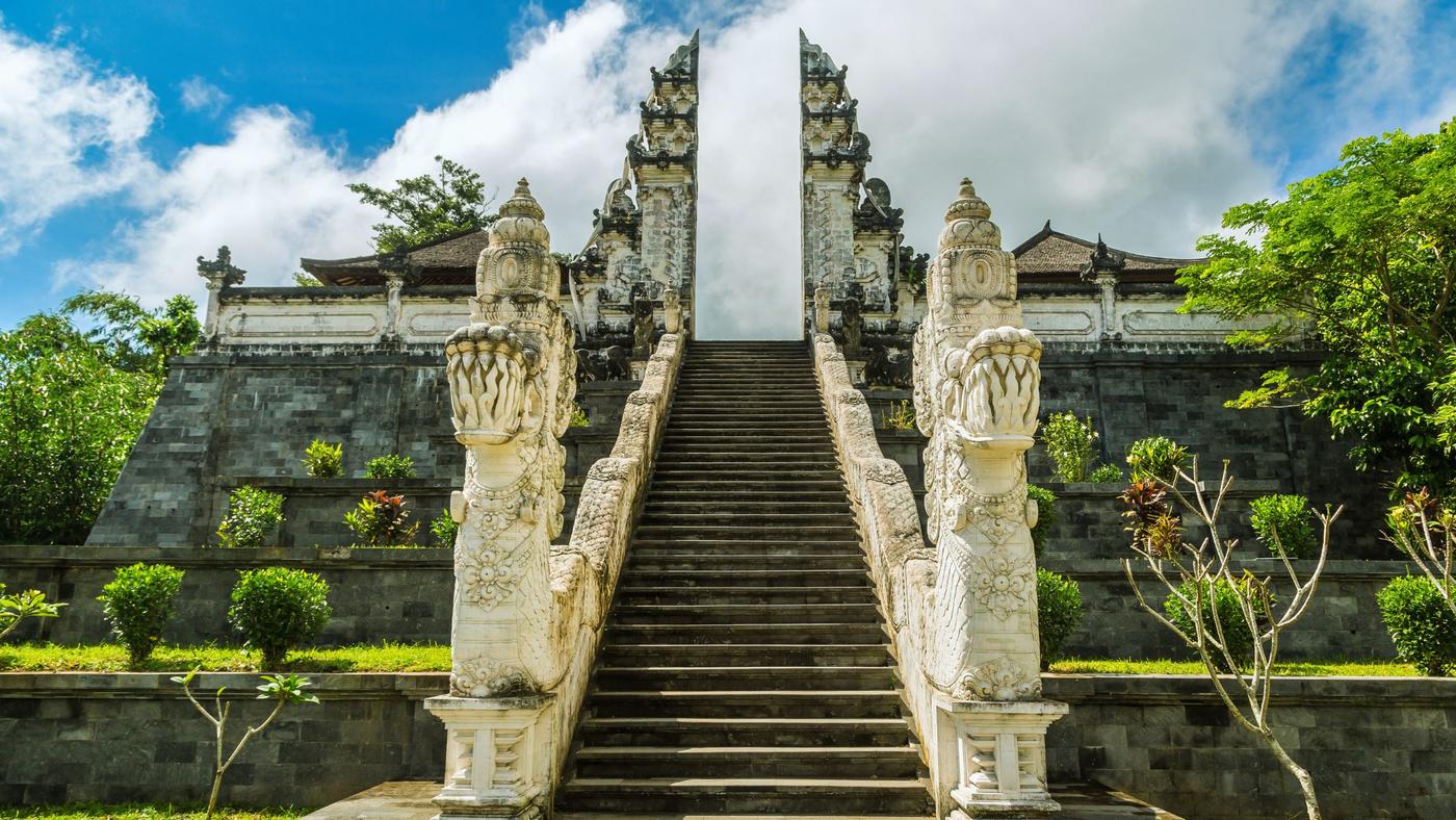 Lempuyang temple